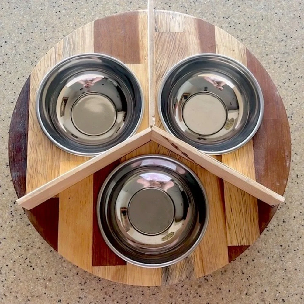 NWOT Rotating Three Bowl Wooden Cat Feeding Station Spinning Pet Food Handmade